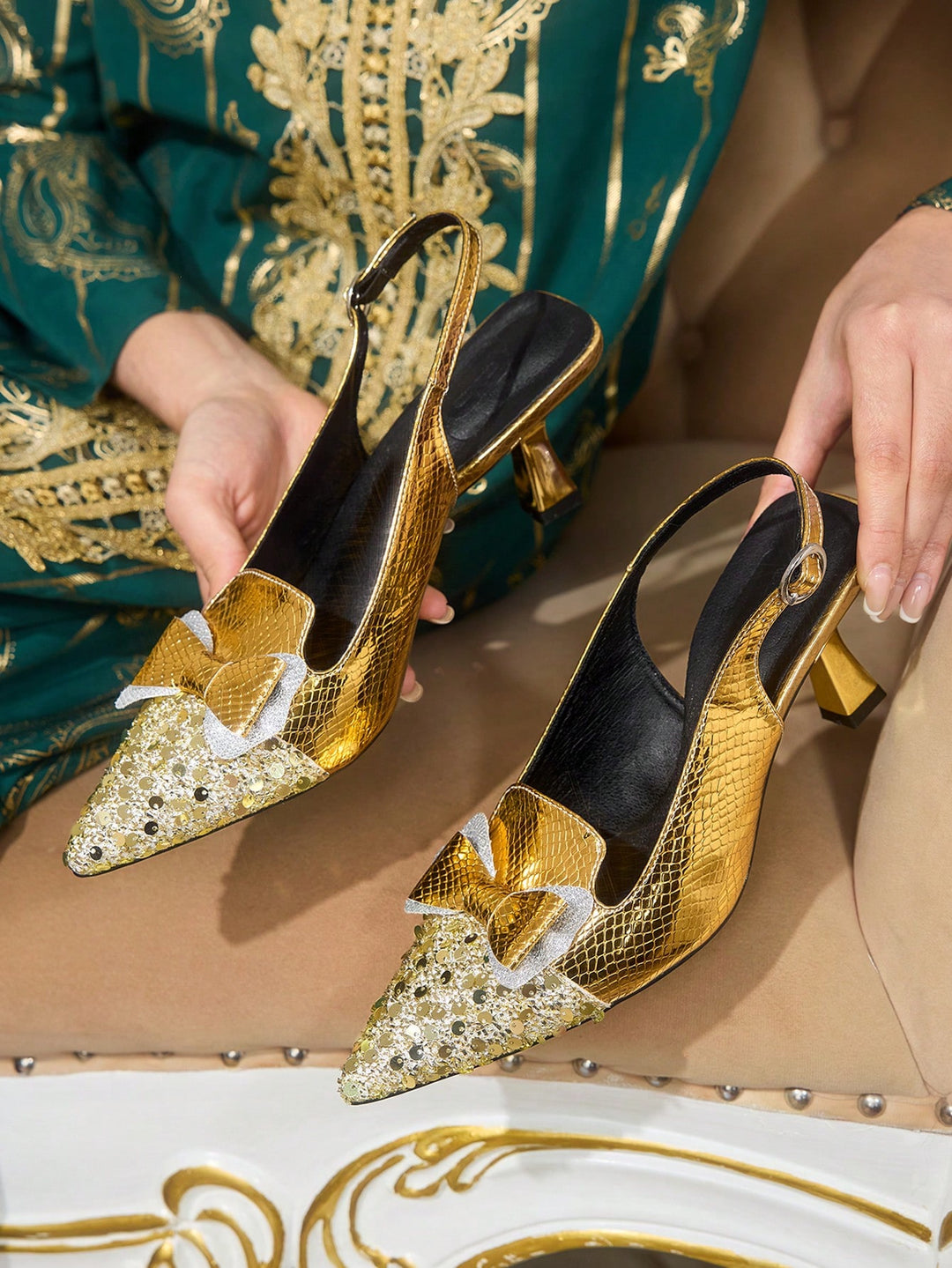 Pantofi cu toc SHEIN, auriu