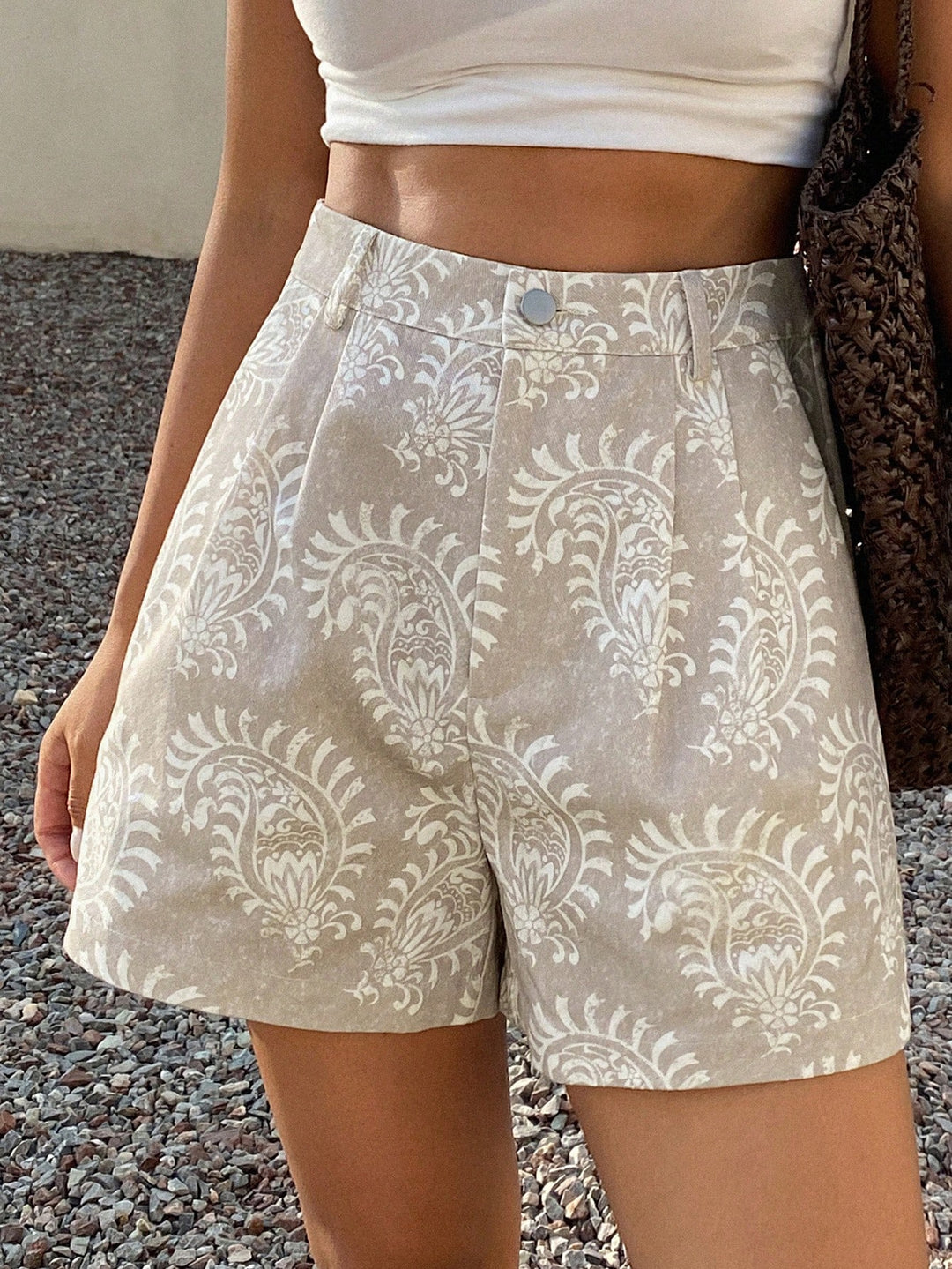 Pantaloni scurți SHEIN, bej