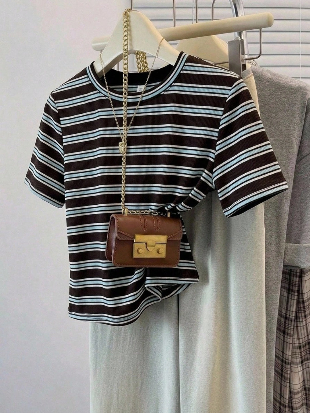 Tricou SHEIN, maro