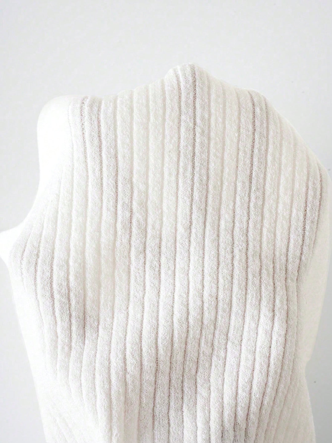 Pulover tricotat SHEIN, crem