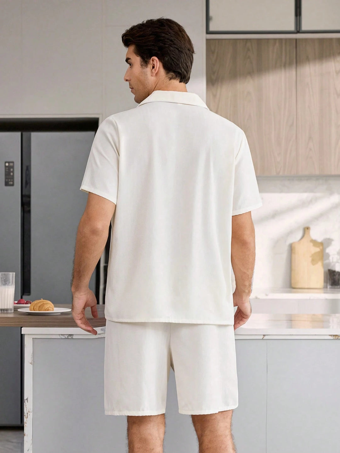 Compleu pijamale SHEIN, crem