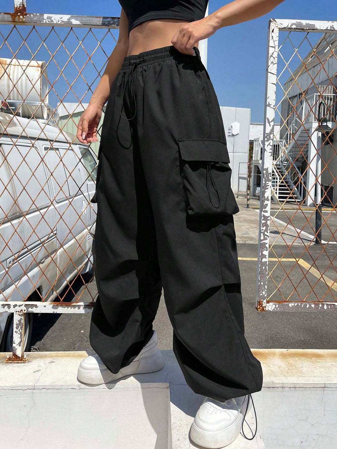 Pantaloni SHEIN, negru