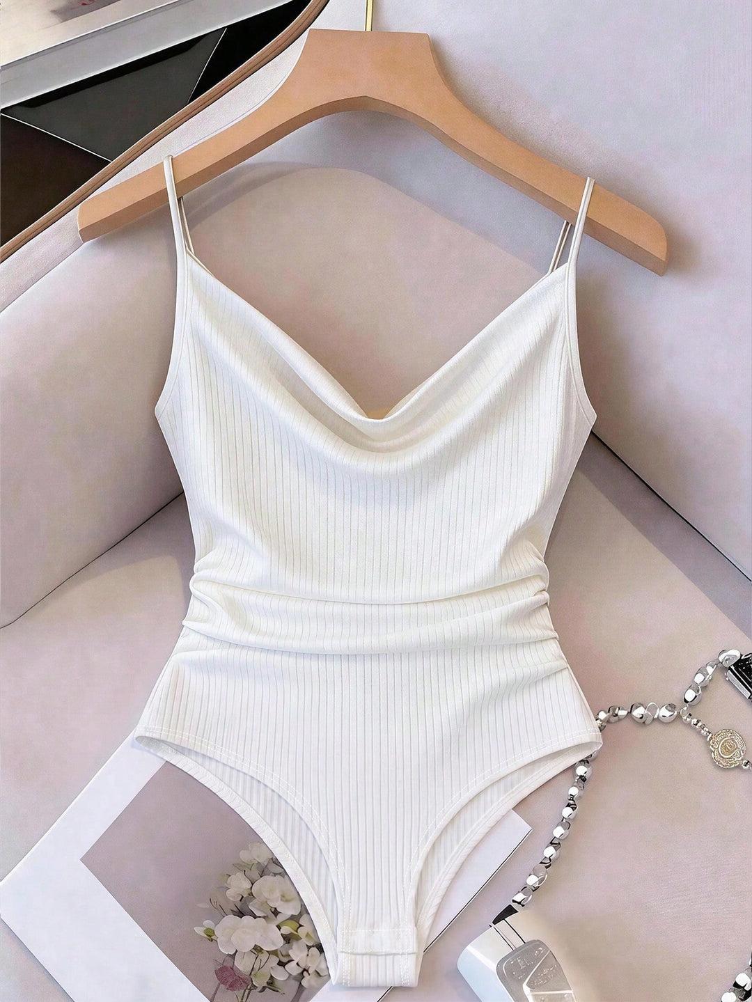 Body SHEIN, alb