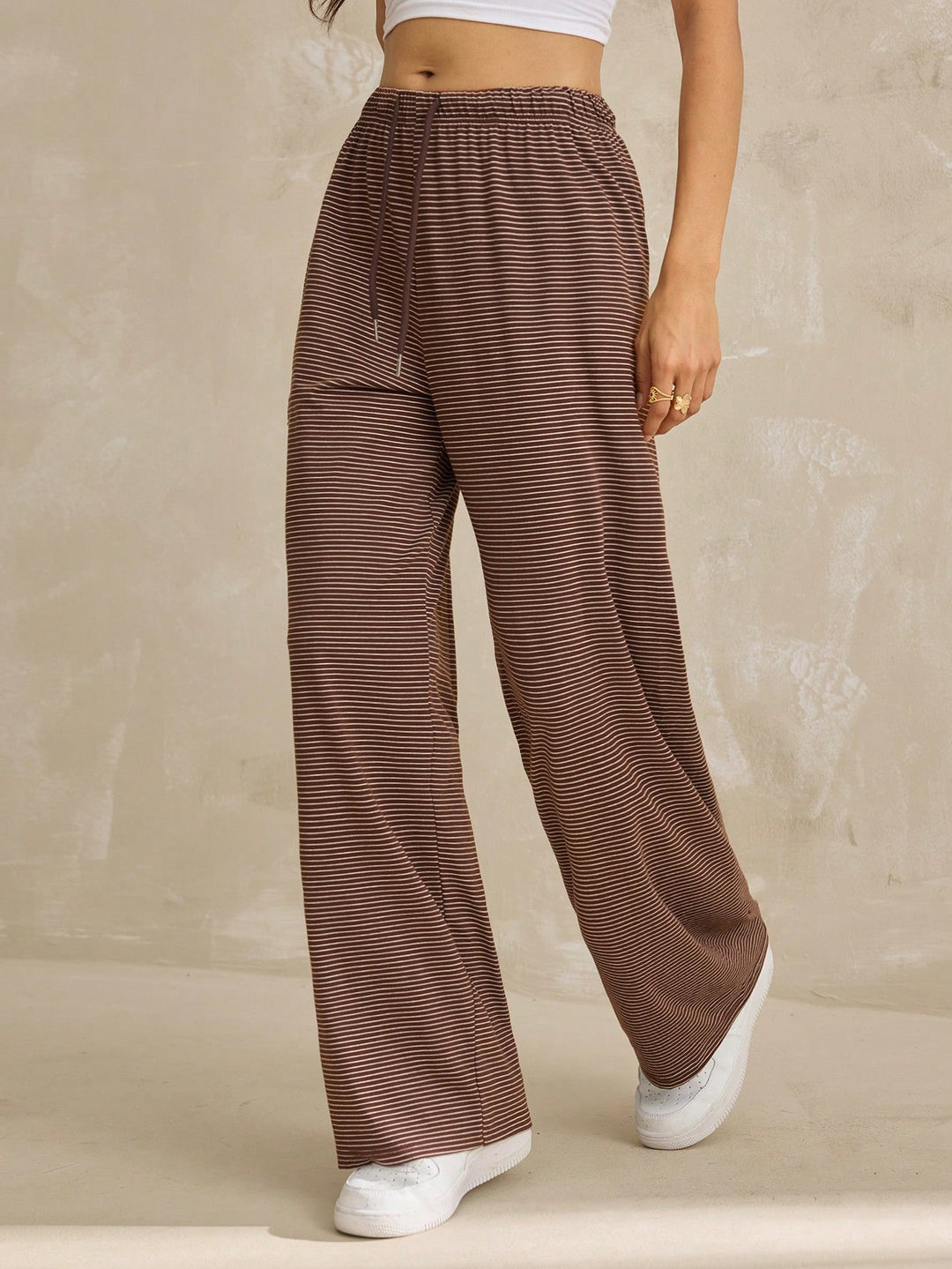 Pantaloni SHEIN, maro