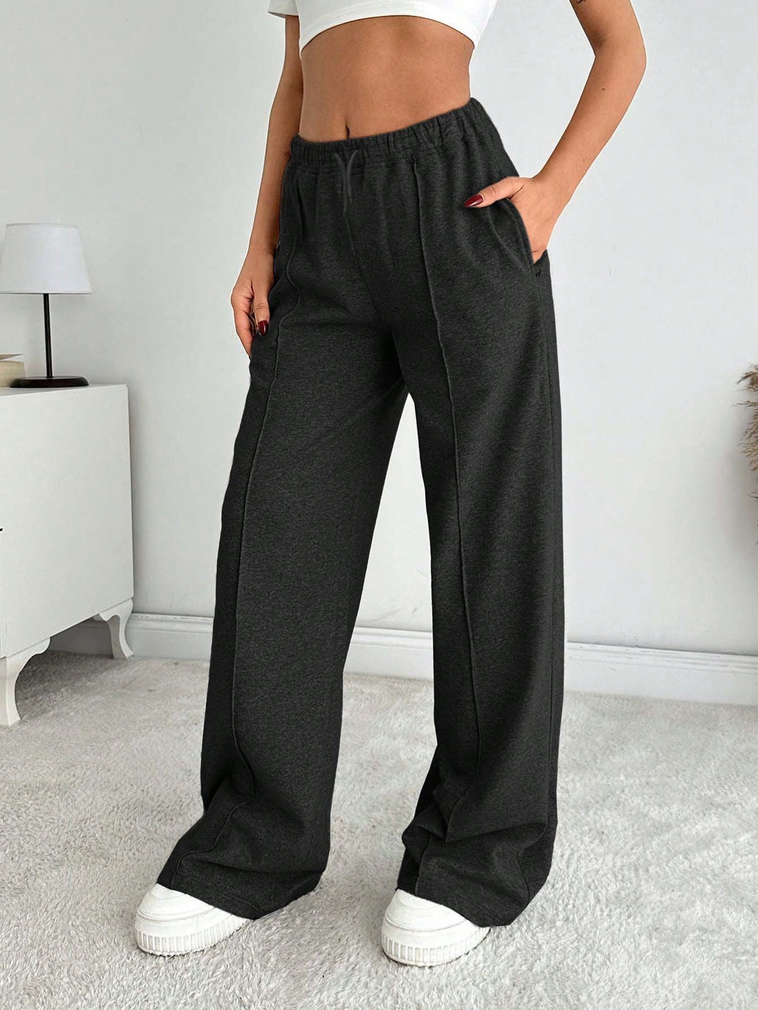 Pantaloni SHEIN, negru