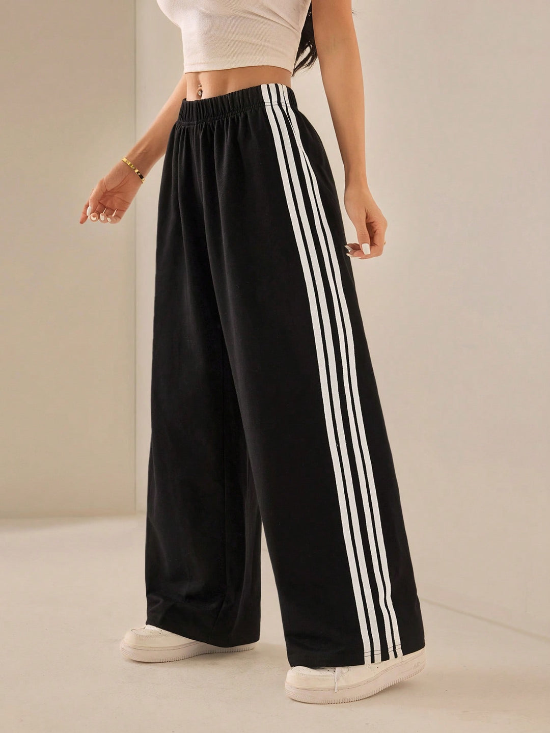 Pantaloni SHEIN, negru