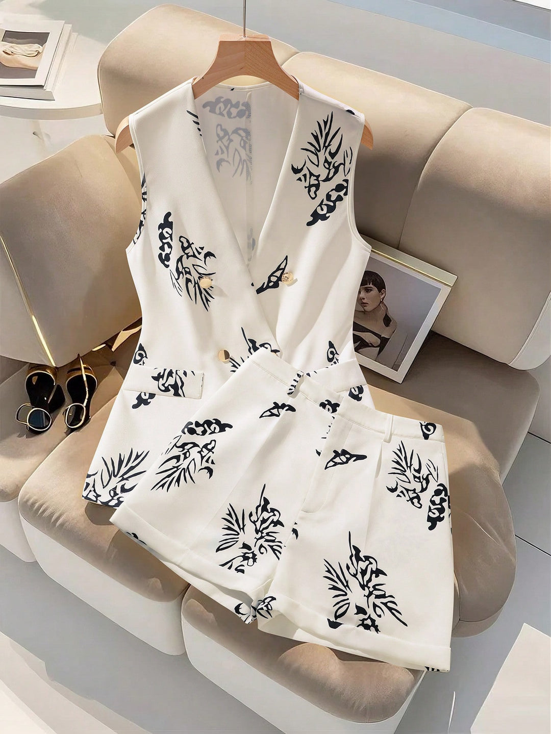 Costum SHEIN, alb