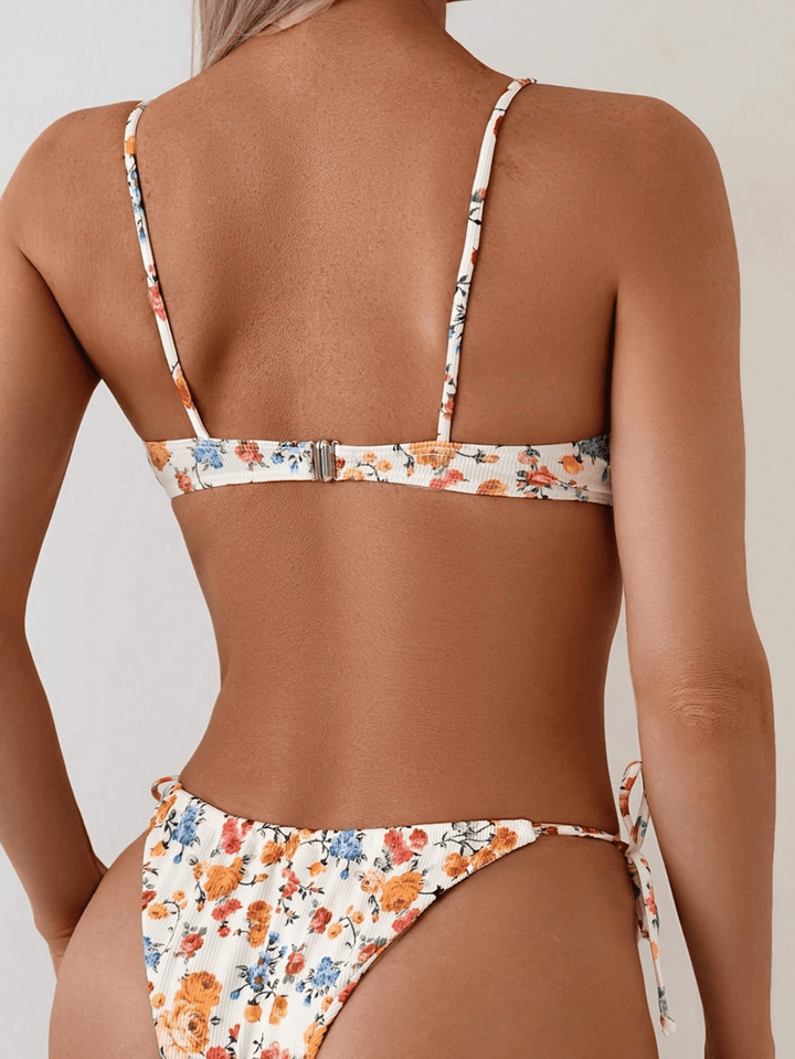 Set bikini SHEIN, alb
