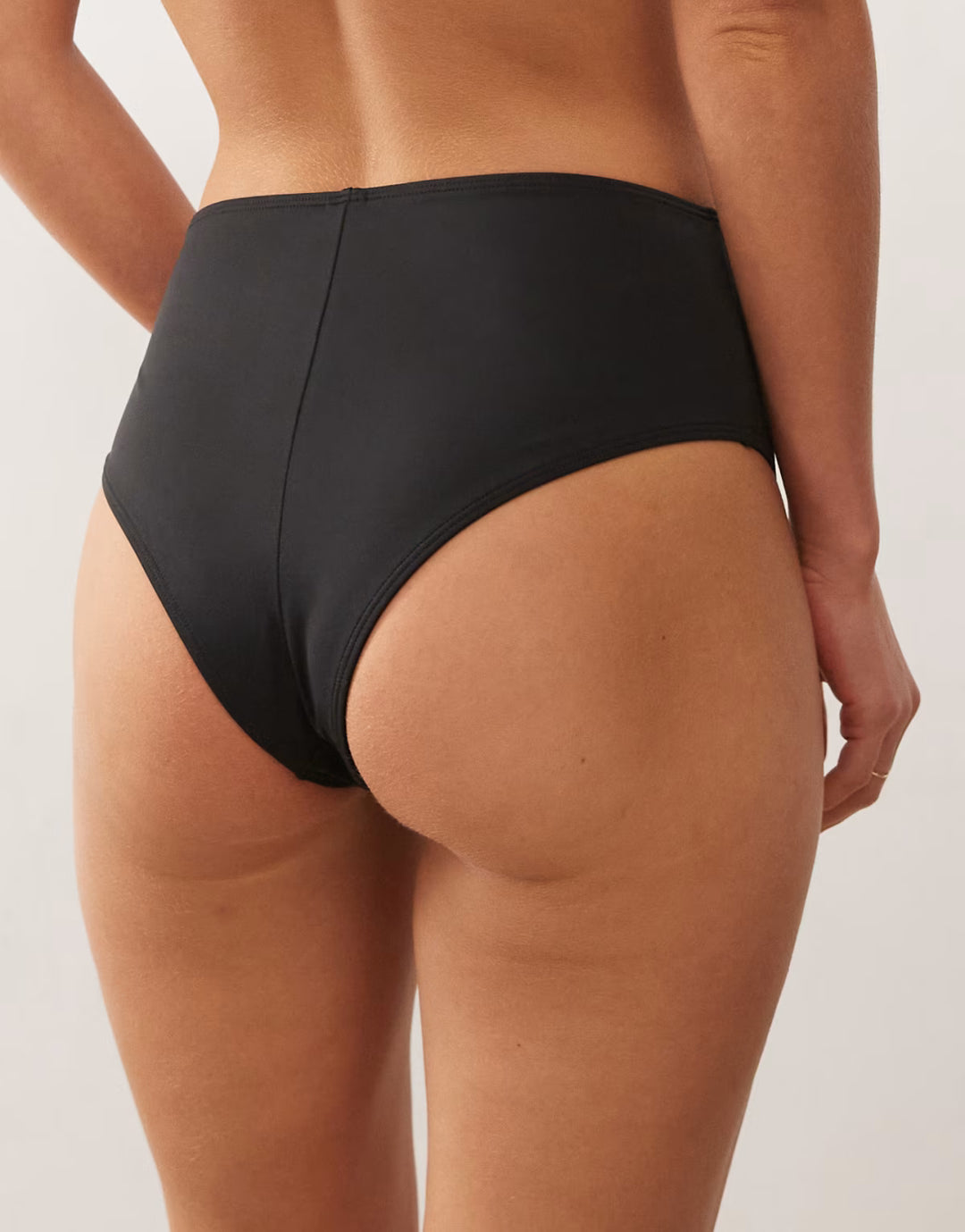 MONKI slip, fekete