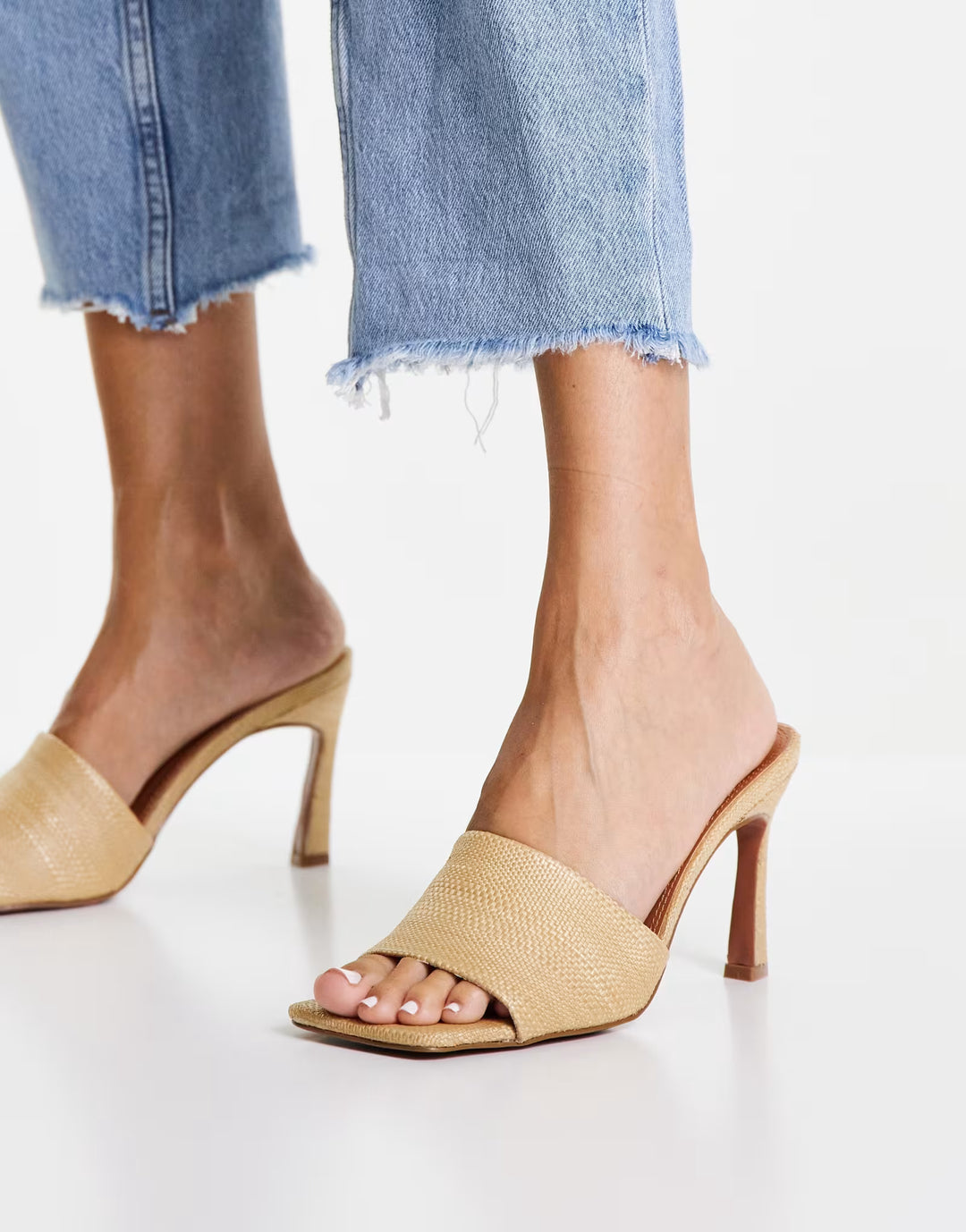 ASOS bézs magassarkú klumpa