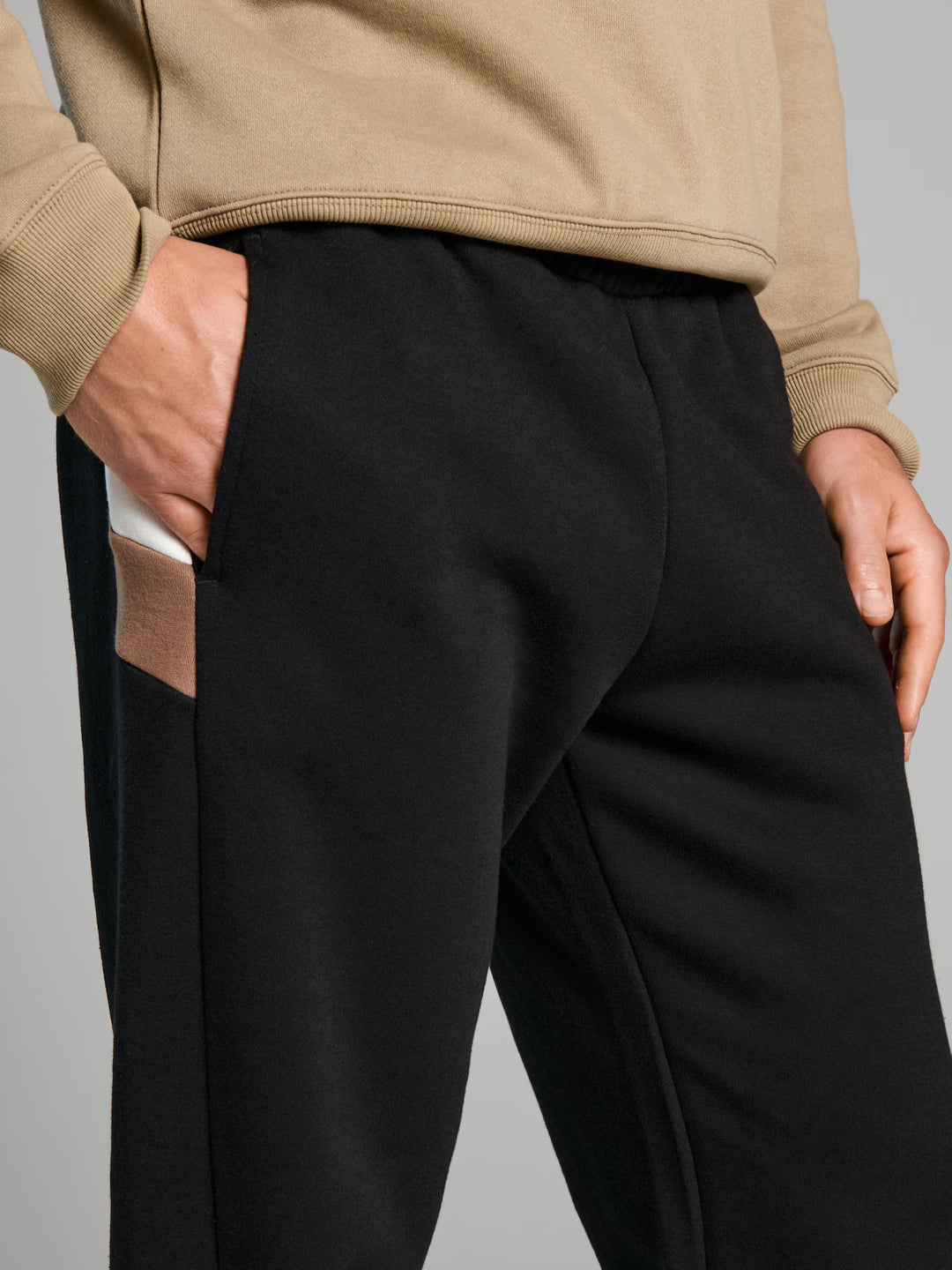 Pantaloni de trening SINSAY, negru