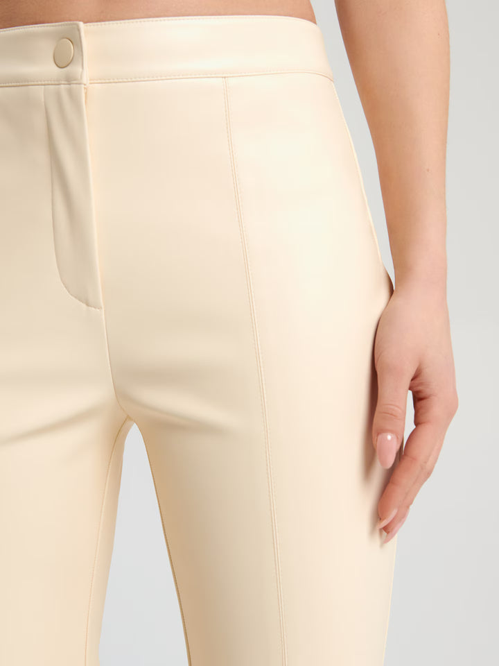 Pantaloni imitație piele SINSAY, crem