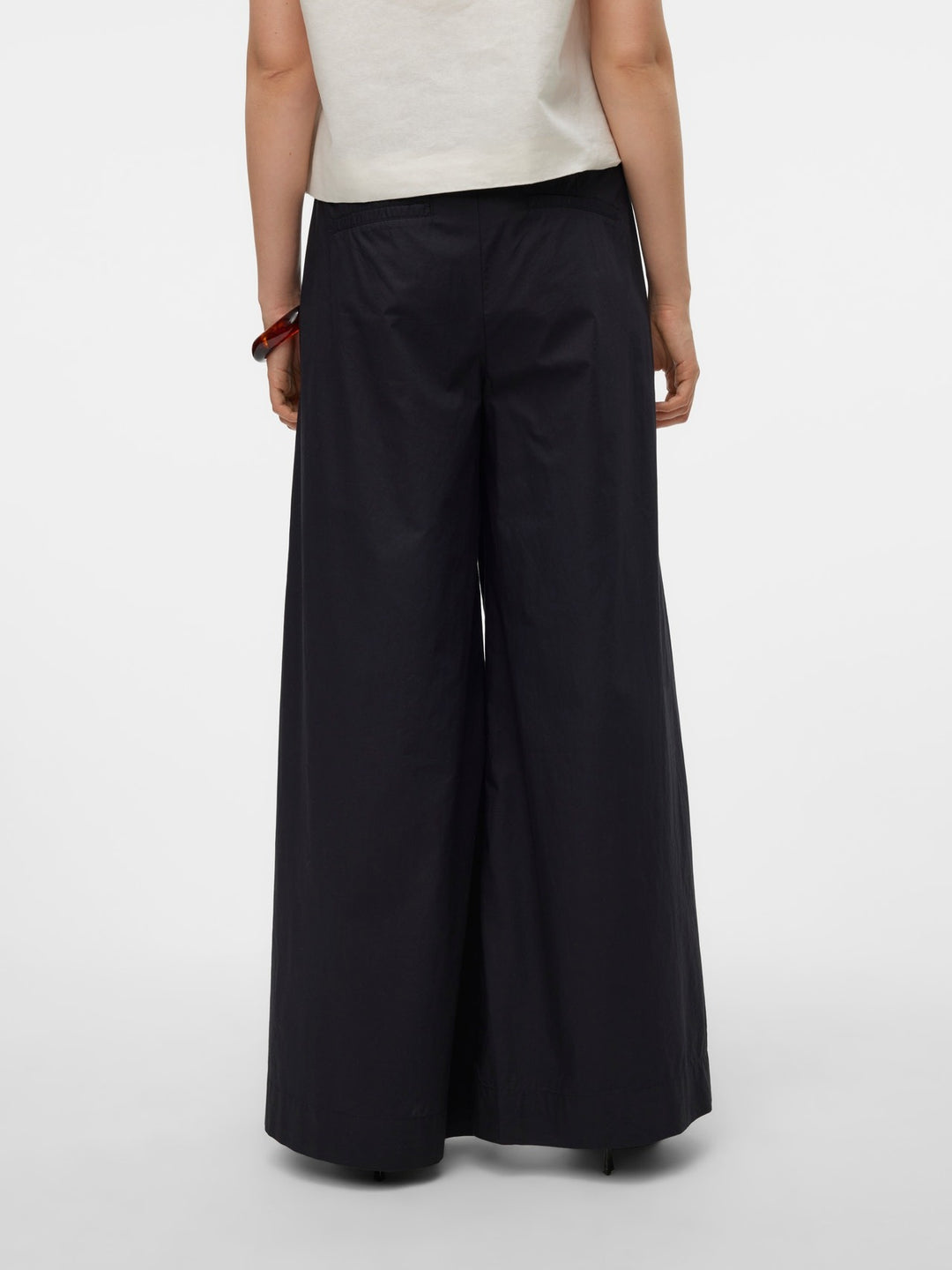 VERO MODA nadrág, fekete