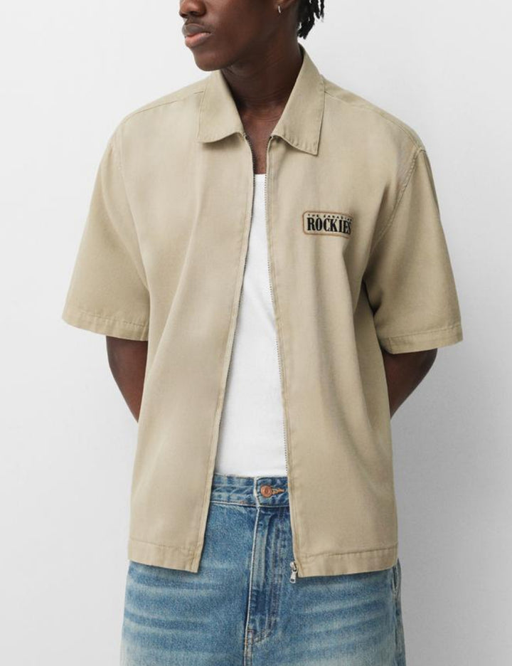 BERSHKA rövid ujjú ing, bézs