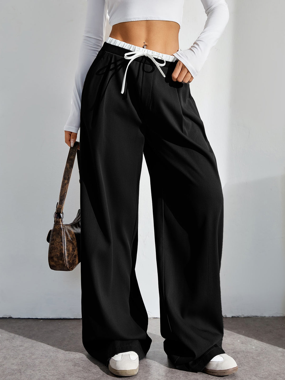 Pantaloni SHEIN, negru