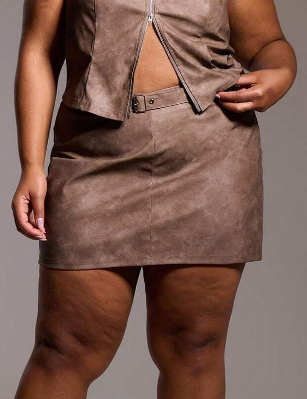 Shein Curve+ miniszoknya, barna