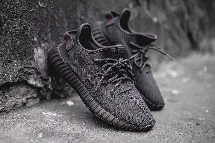 ADIDAS YEEZY BOOST 350 V2 tornacipő, fekete