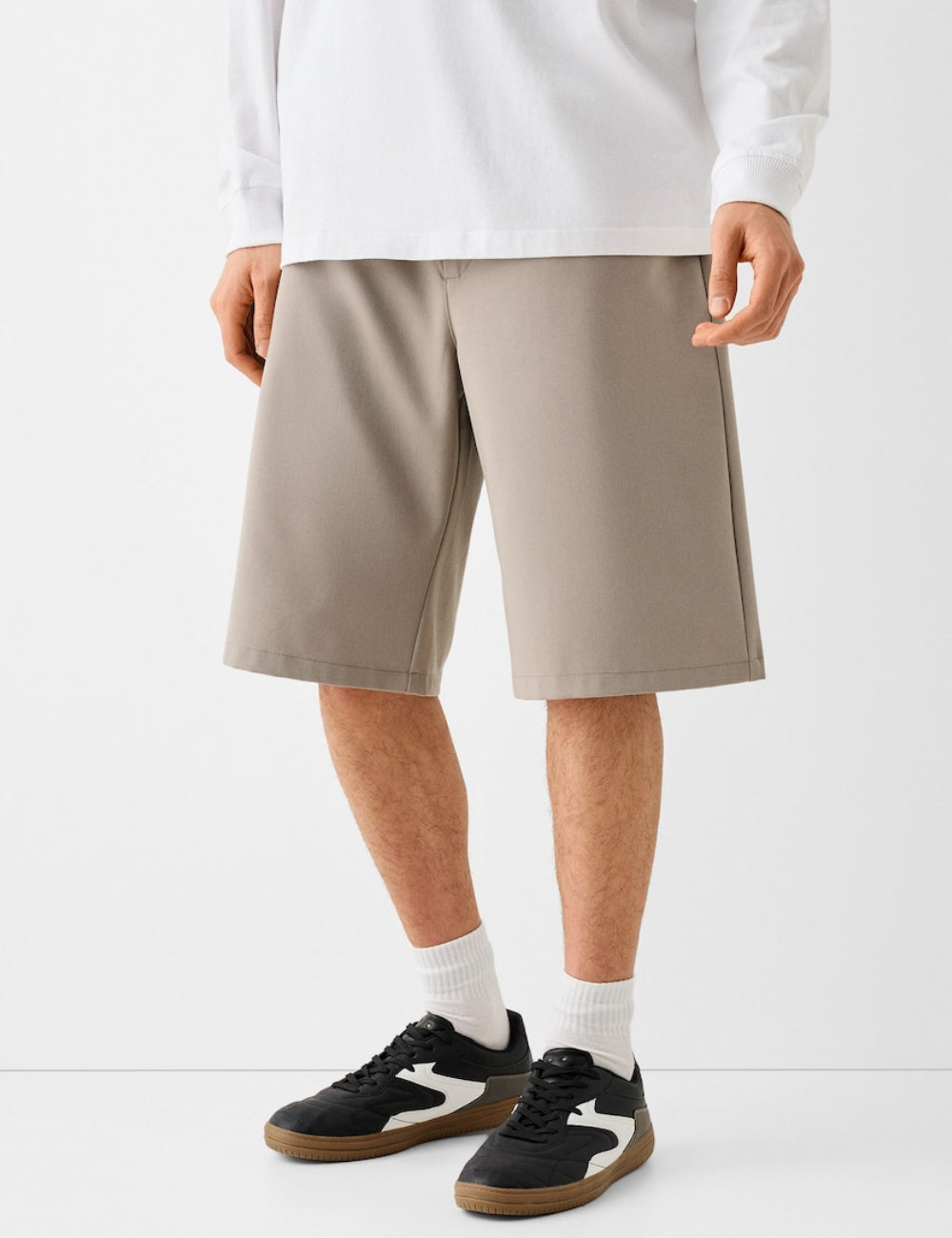 Pantaloni 3/4 Bershka, bej
