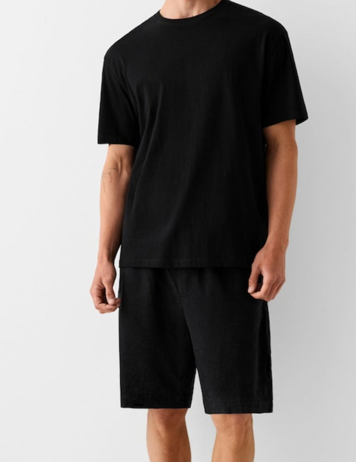 BERSHKA rövidnadrág, fekete