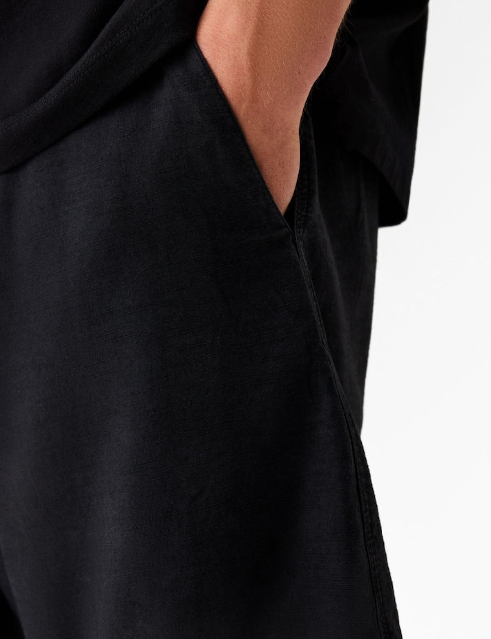BERSHKA rövidnadrág, fekete