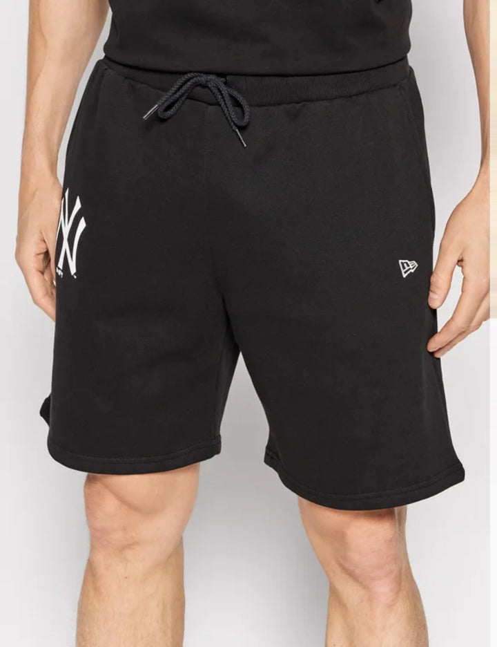 Pantaloni scurți, NEW ERA negru