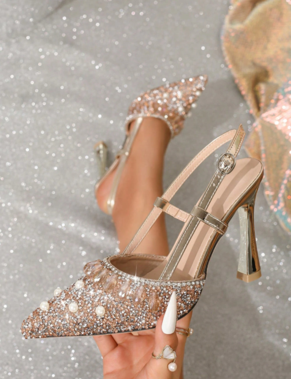 Shein magassarkú cipő, arany