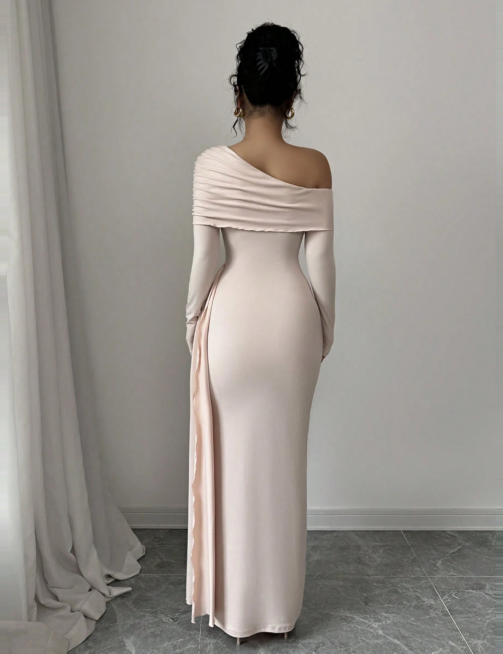 Shein maxi ruha, krém