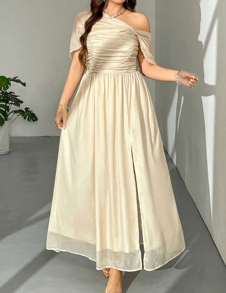 Shein Curve+ maxi ruha, krém