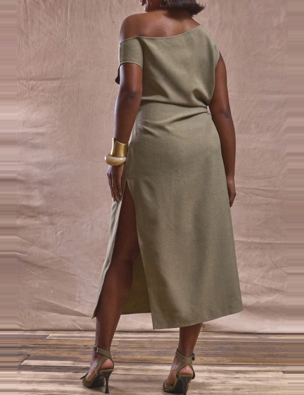 Shein Curve+ maxi ruha, khaki