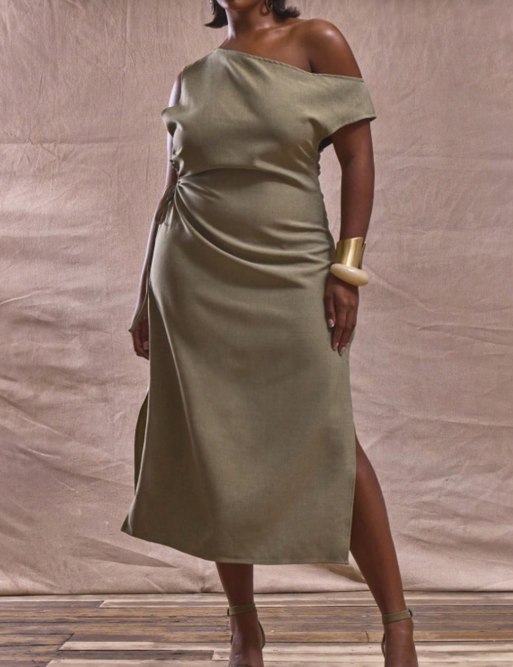 Shein Curve+ maxi ruha, khaki