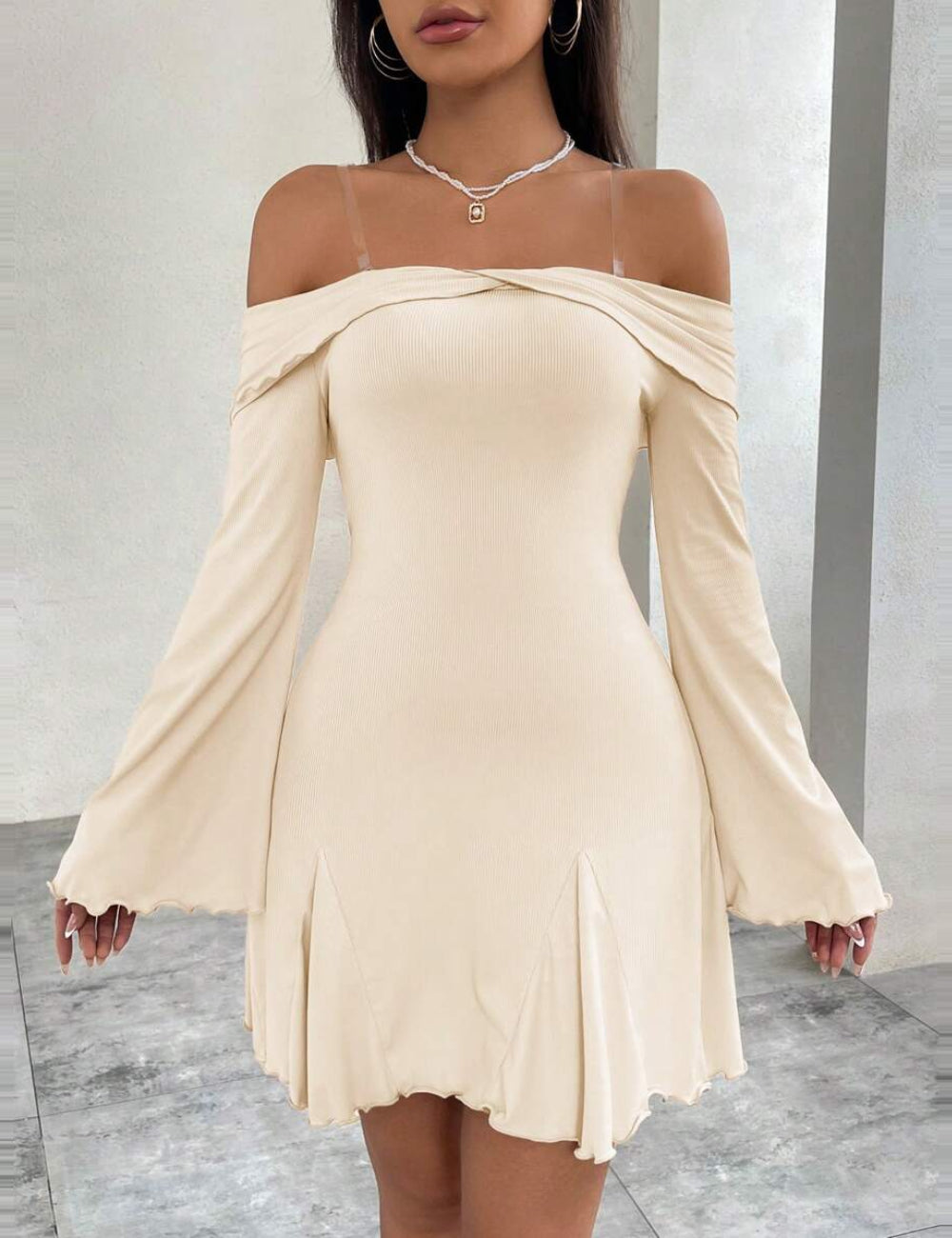 Shein mini ruha, krém