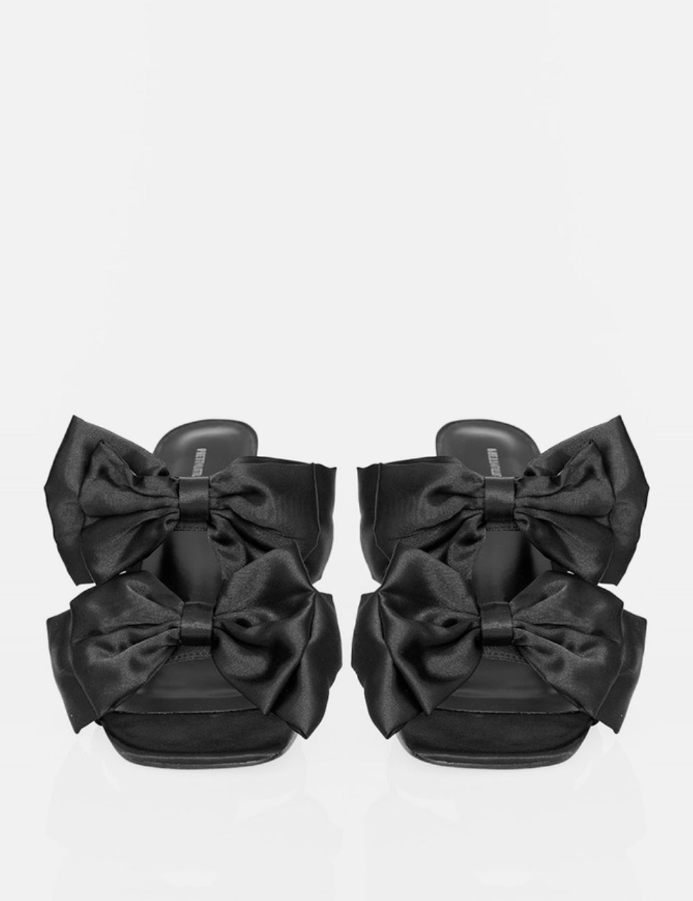 PRETTYLITTLETHING magassarkú klumpa, fekete