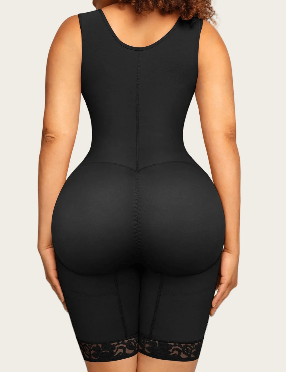 Shein alakformáló jumpsuit, fekete