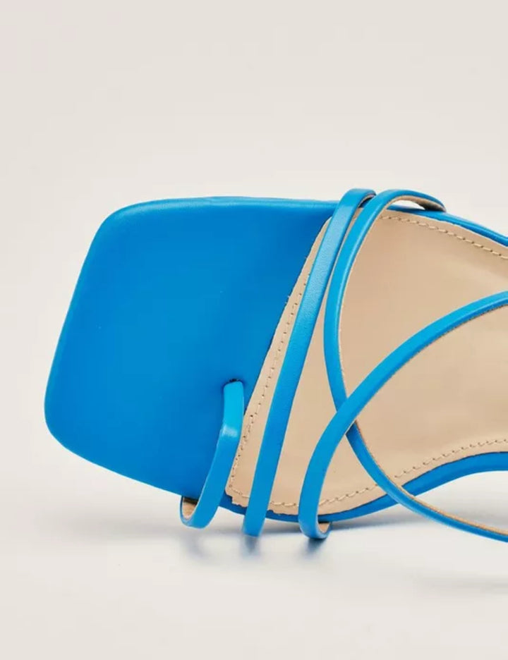 NASTY GAL magassarkú szandál, kék