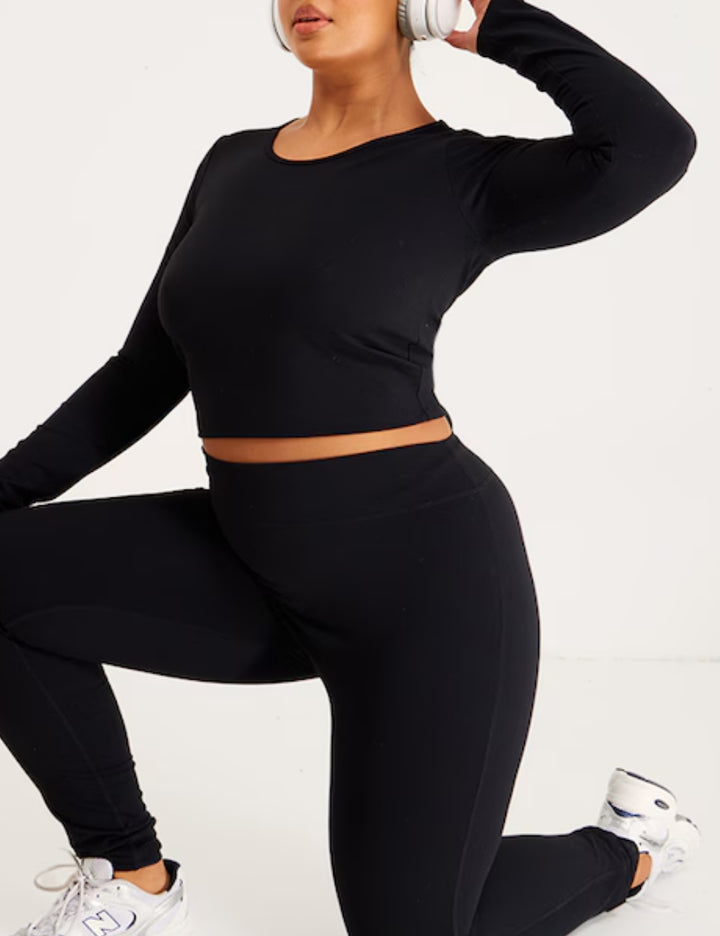 PRETTYLITTLETHING felső, fekete